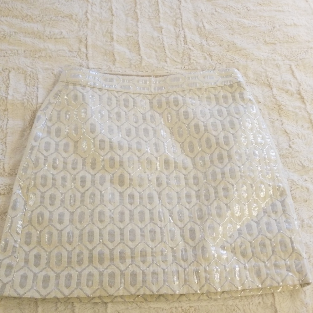 Banana Republic cream and silver patternes skirt